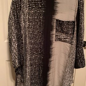 John Mark Tunic, Black and Cream Med, like new!